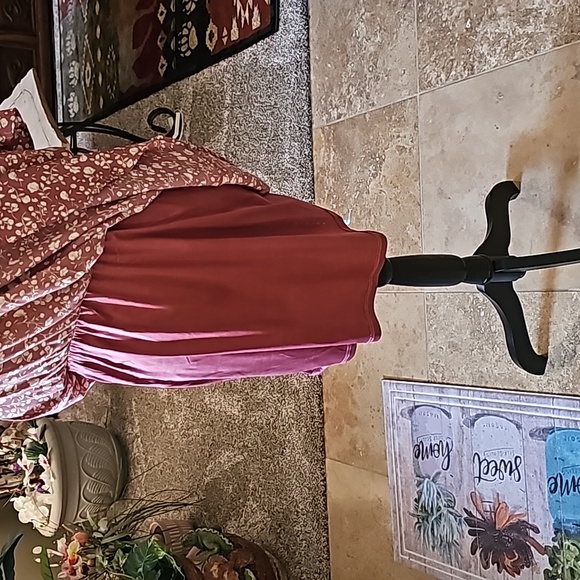 Dress - Picture 7 of 8